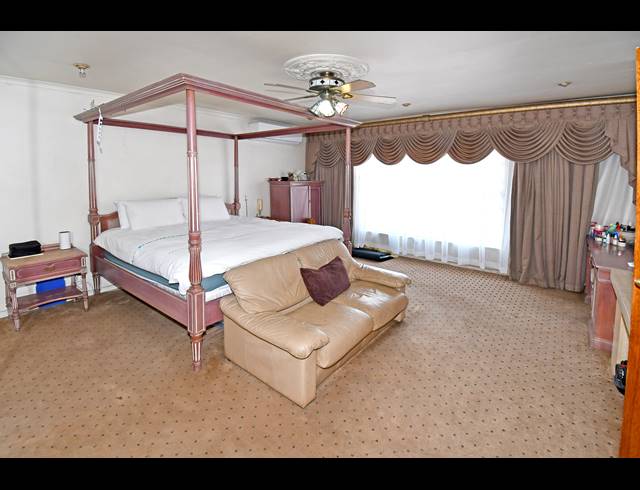 4 BEDROOM HOUSE FOR SALE IN MAYFAIR WEST